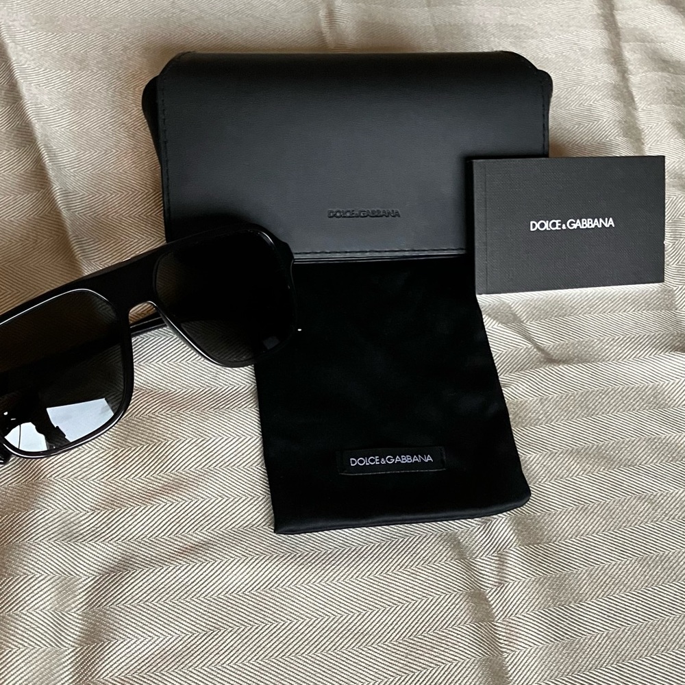 Black dolce & Gabbana sunglasses